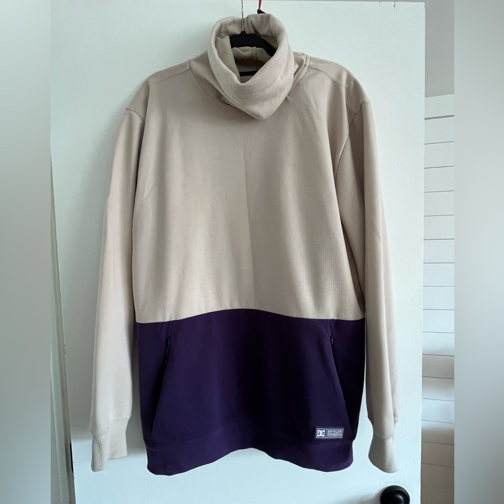 DC Shoe Woman’s Funnel Neck Sweatshirt